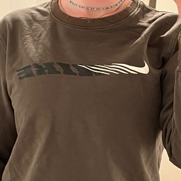 Vintage Green Nike Sweatshirt - Picture 2 of 2